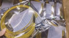 Vận chuyển cáp vá rẽ nhánh MTP MPO